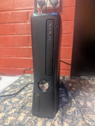 Xbox 360 slim 250gb console - xbox,