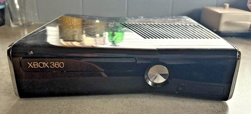 Xbox 360 slim 250gb console - 360,