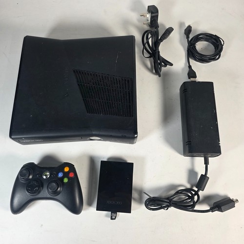 Xbox 360 slim console - 360,