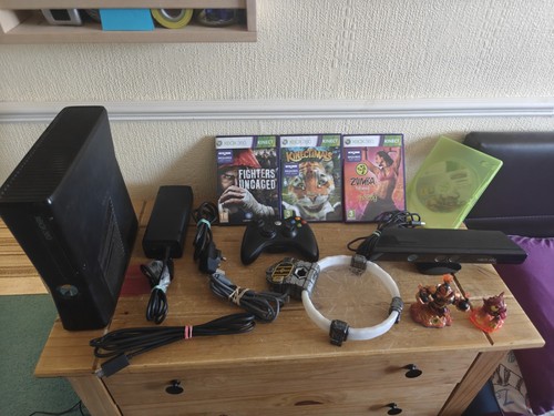 Xbox 360s 250gb console bundle - console,